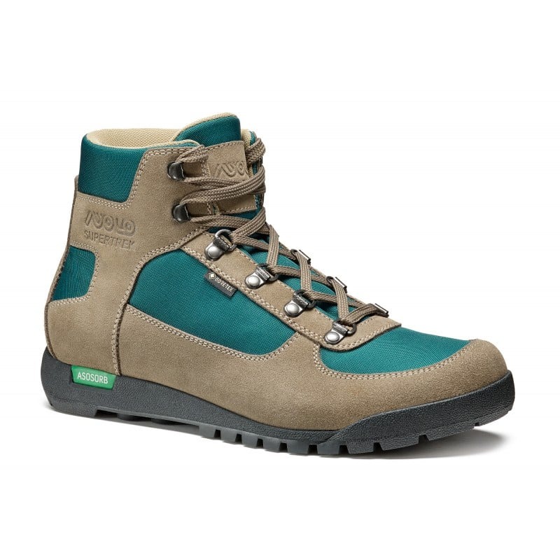 vasque hiking shoes